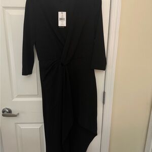 Lea & Viola Black V-Neck Sheath Dress